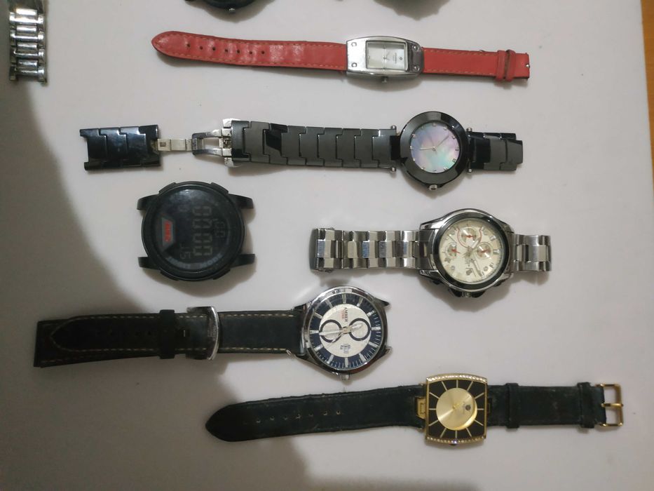 Продам часы на запчасти наручные