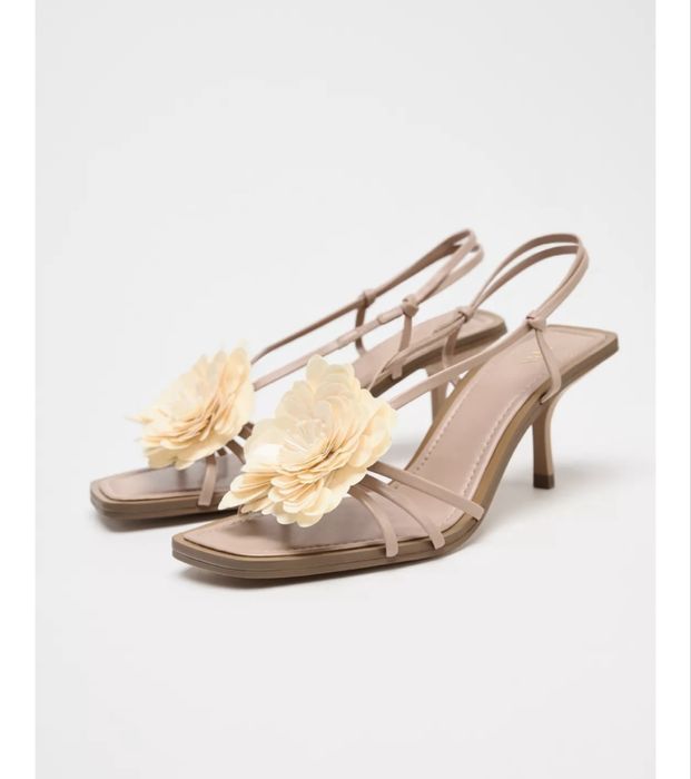 Токчета сандали Зара