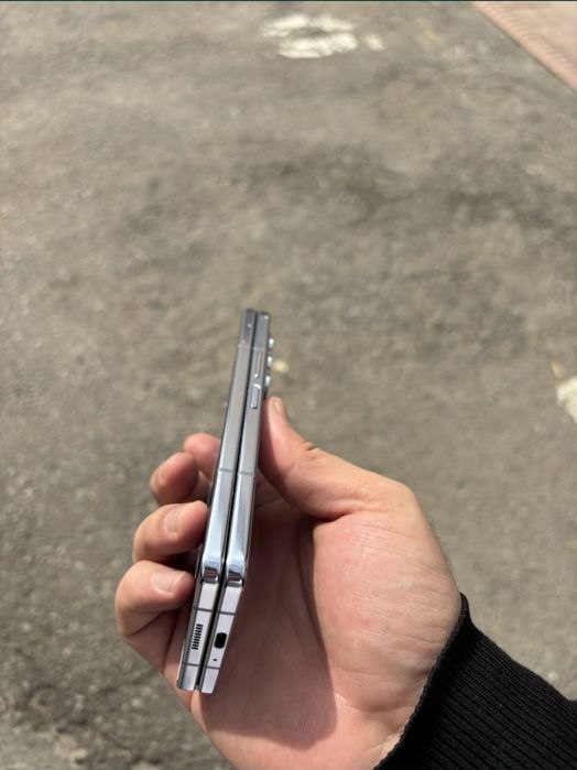Продается Samsung Galaxy Z fold 5