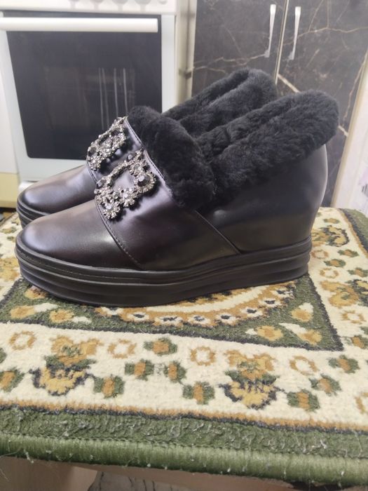 Продам обувь 3000