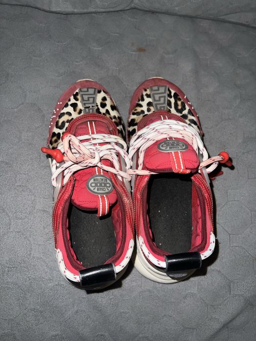 Versace chain reaction