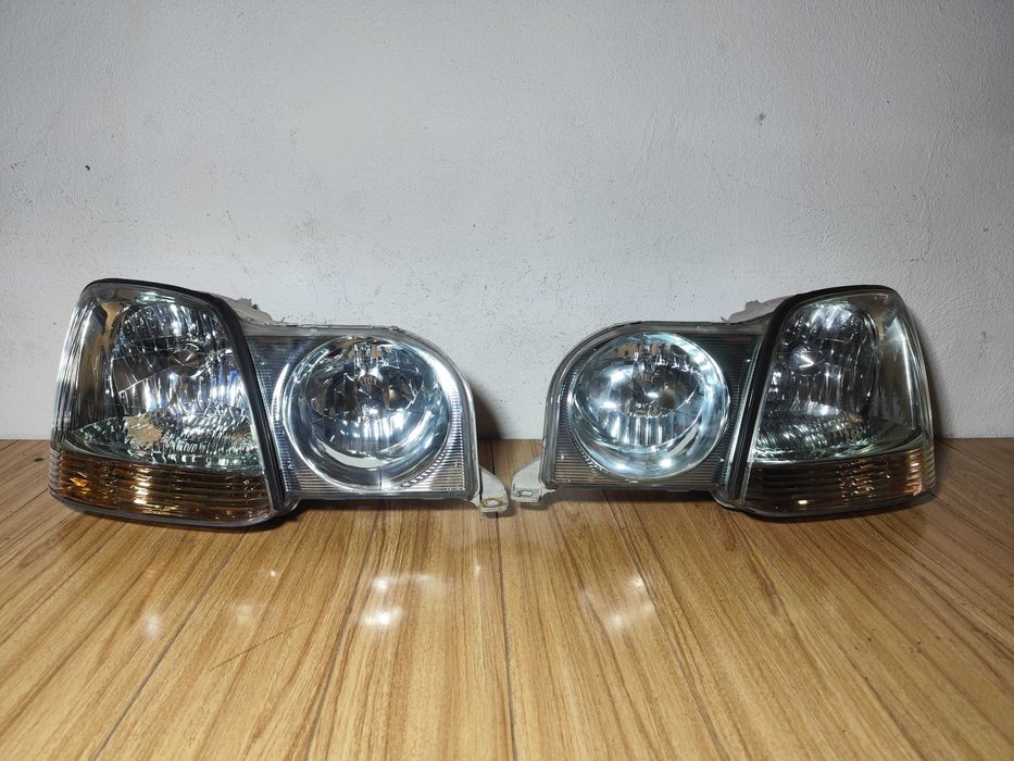 Фары 2шт XENON Toyota Progres 98-07г Передние Тойота Прогрес Ксенон
