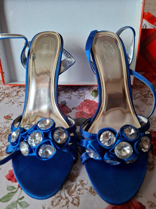 Sandale noi de damă