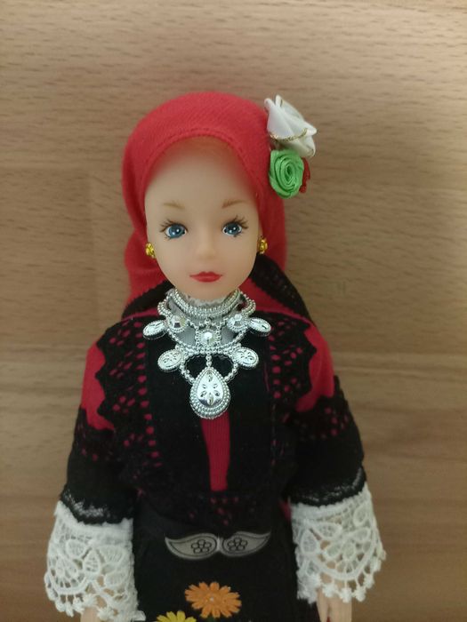 Сувенирна кукла Калина с Тракийска народна носия