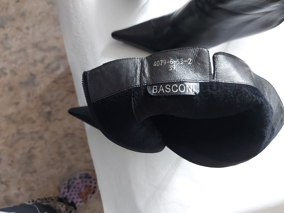 Продам  полусапожки  и туфли