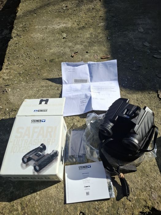 Binoclu Steiner Safari Ultrasharp 10x26 compact vânătoare/drumeții