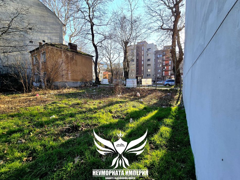 Под наем земя, парцел, паркинг 376кв.м. в Асеновград, първа линия