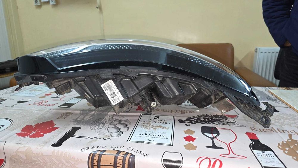 Far drepta Renault Megane 2021