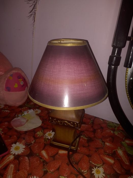 Нощна лампа работеща