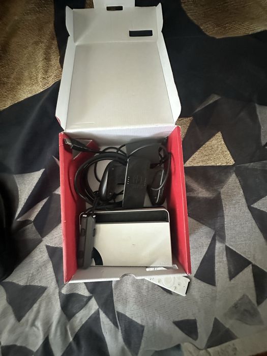 Nintendo switch Oled 64GB+Игра+Калъф