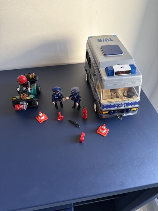 Lego - Playmobile - duba de politie