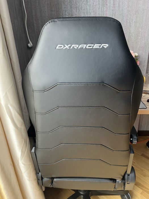 Игровое кресло DXRacer Master черный