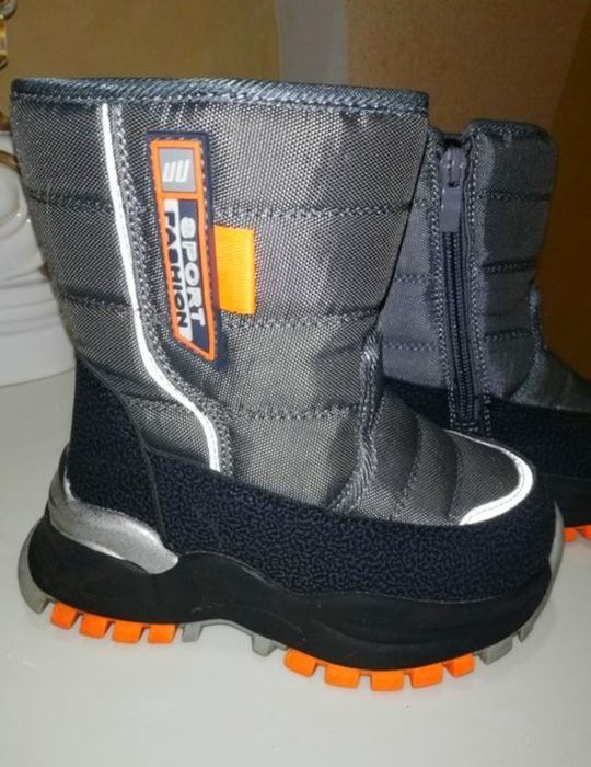 Продам зимние детские ботинки 25 размер