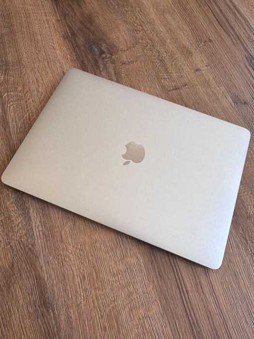 laptop macbook pro 13 inch M1