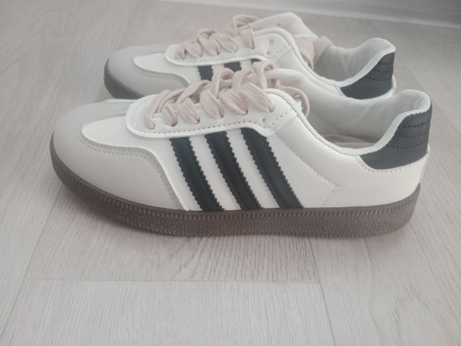 Продам кроссовки