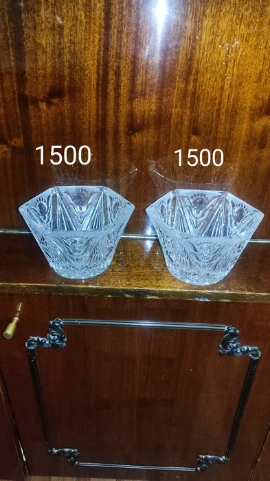 Чайные сервиз 5000,хрусталь разная,креманки пластик1000