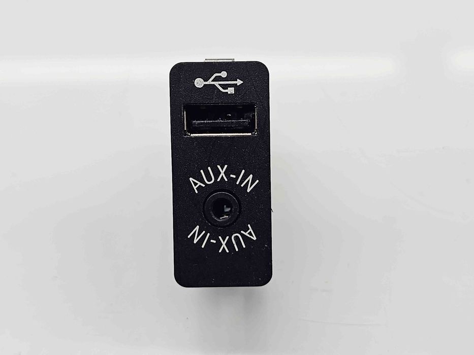 Conector auxiliar USB Bmw X5 (F15, F85) [Fabr 2014-2017] 9266607