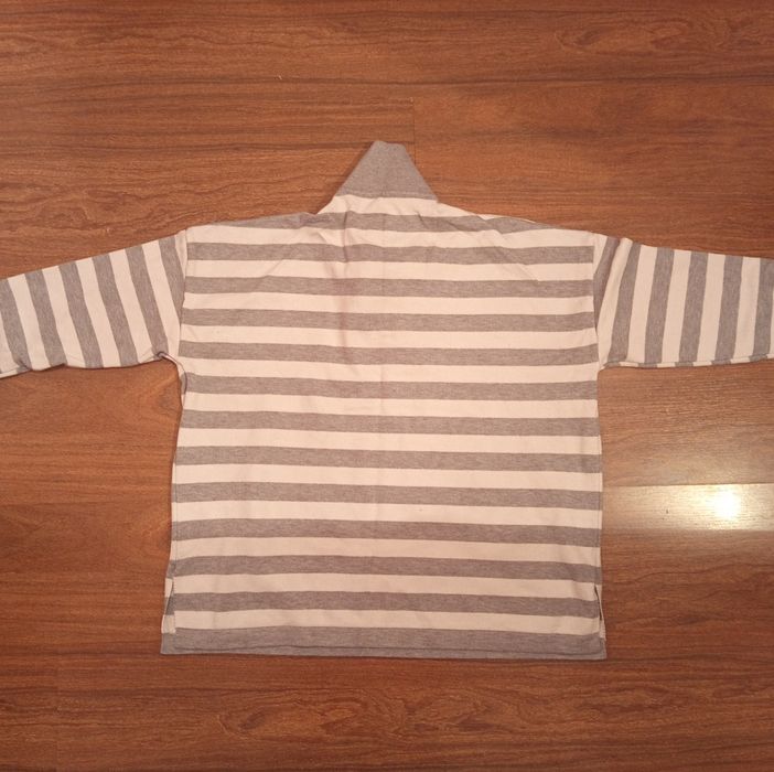 Полосатая кофта.