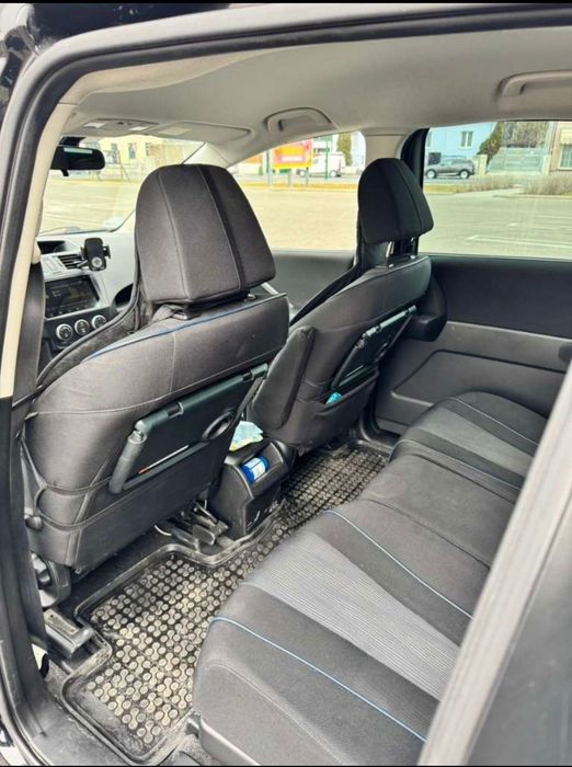 Mazda 5 2011, 7 locuri