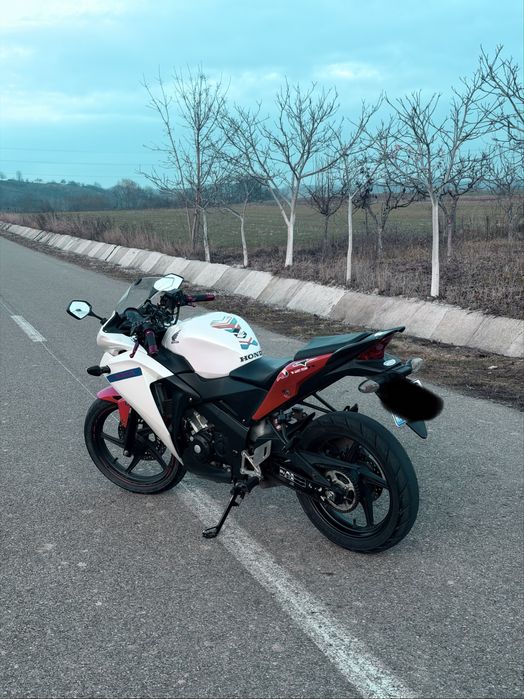 Honda CBR125R 2015
