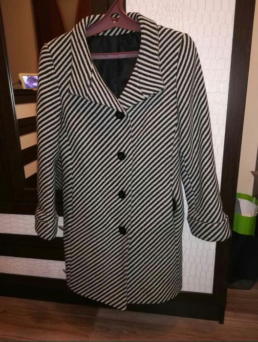 Продам верхнюю одежду