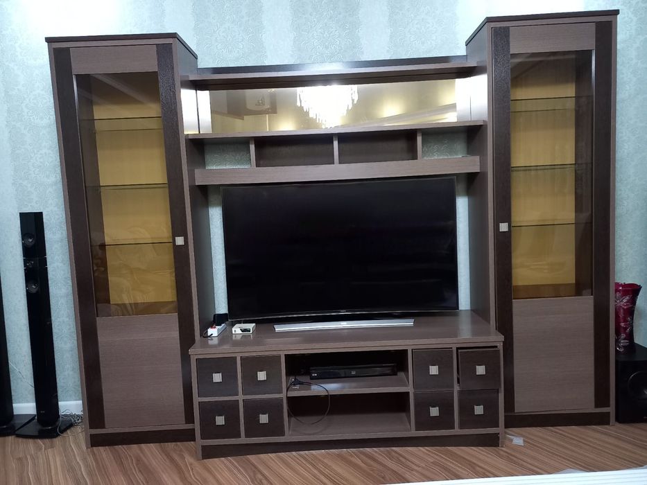Шикарная стенка в гостинную