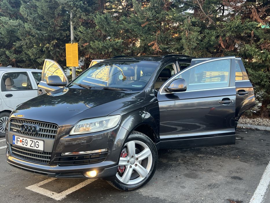 Audi Q7 7 Locuri Panoramic