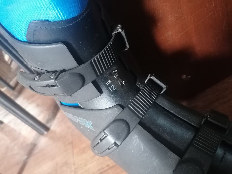 роликовые коньки