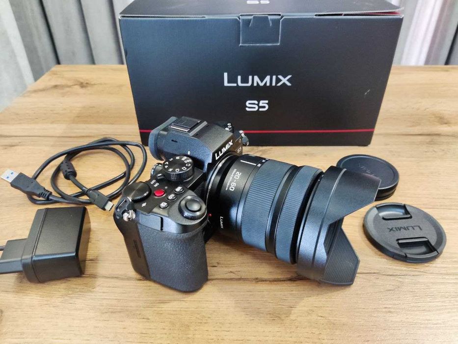 Фотоаппарат Lumix S5, с обьективом 20-60 mm, фильтр в подарок