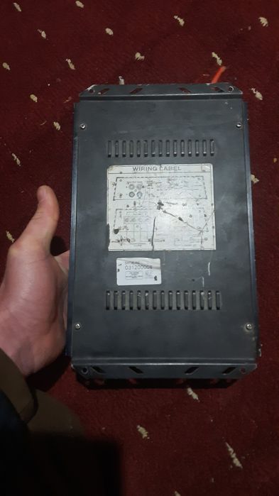 Усилитор биз калонга  кабили йук мошинамда колган