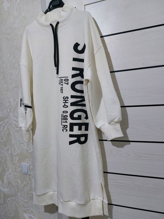 Qalin oyoqli suvli ayollar