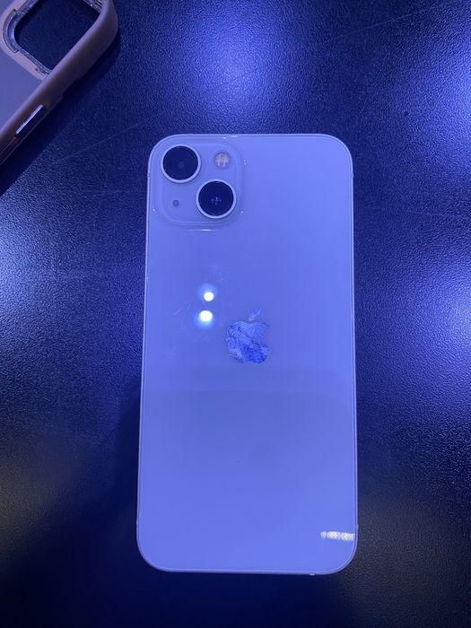 срочно продам Айфон 13