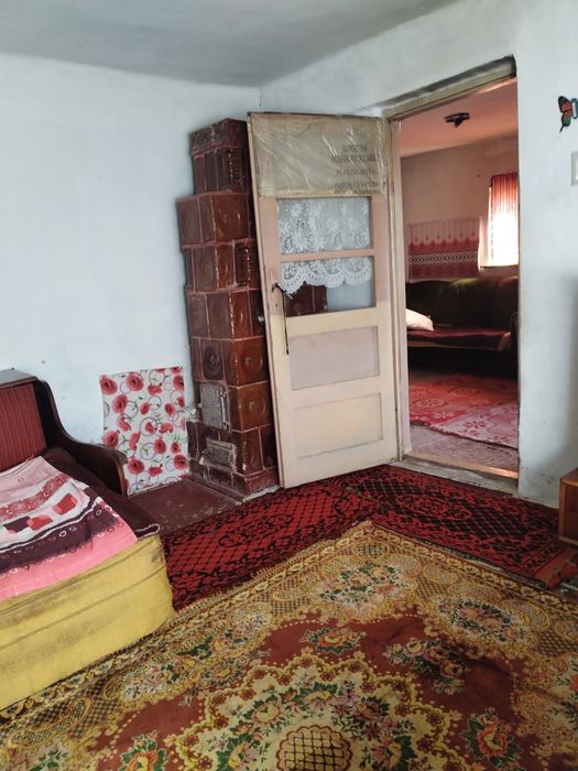 Teren cu casă de vânzare Titu(Salcuta 920 mp teren) - casă veche cu 3 camere