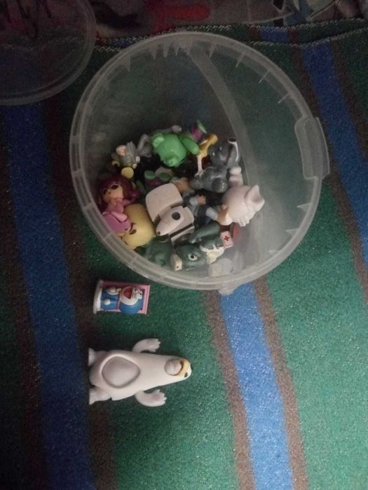Игрушки Герои Kinder Surprise Marvel, Angry Birds, Воины