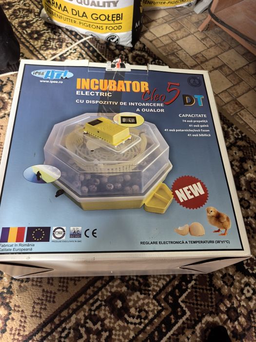 Продавам инкубатор Клео 5