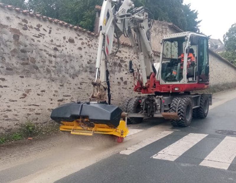Perie maturatoare pentru excavator