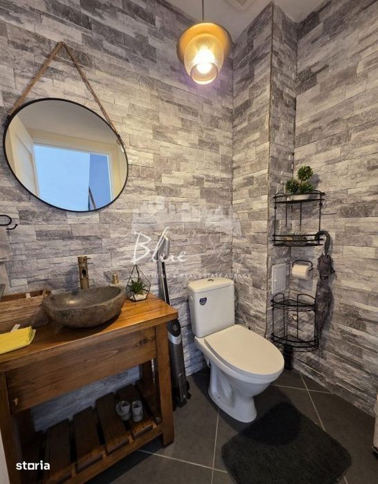 Apartament exclusivist in vila cu vedere frontala la lac si ponton