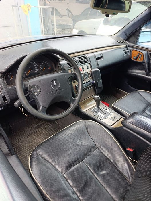 Mercedes W210 E320