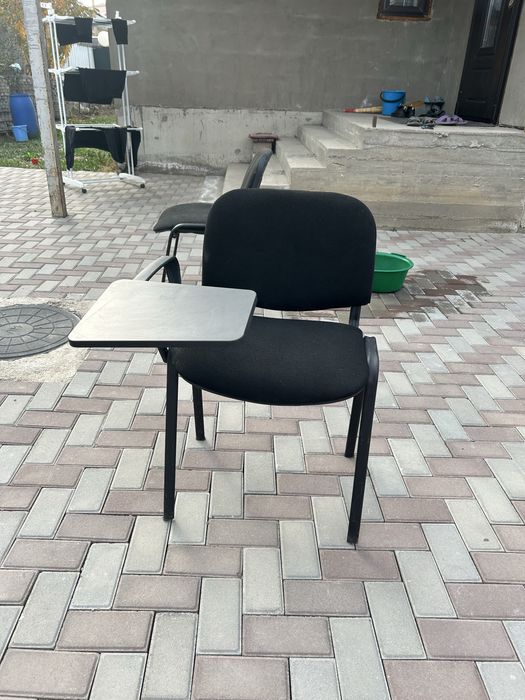 Стулья офисные и кресла