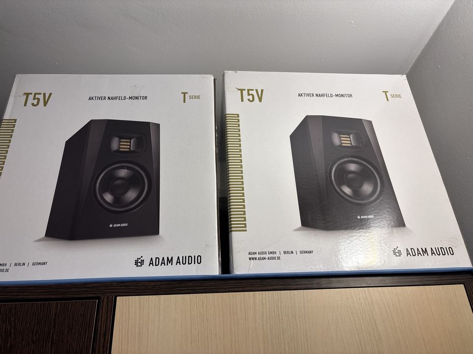 2x Adam audio t5v cu stative, akai mpk mini mk3 black edition, scarlett focusrite solo interfata audio