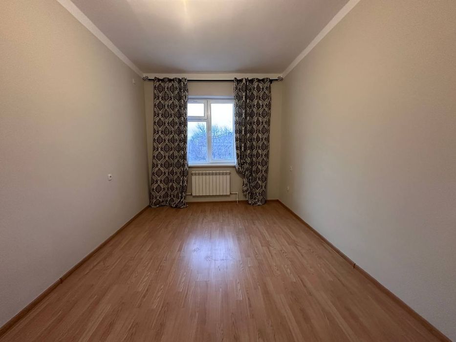 Феруза продаётся квартира 2/4/4 в Новостройке