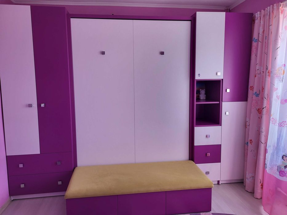 Vând ap. 3 camere ,decomandat ,Zona Rogerius