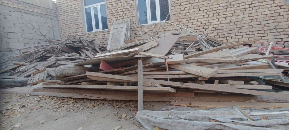 Чёрный потолок сотилади