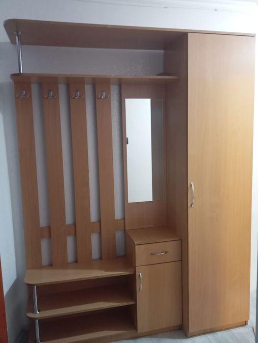 Продам шкаф оранжевый