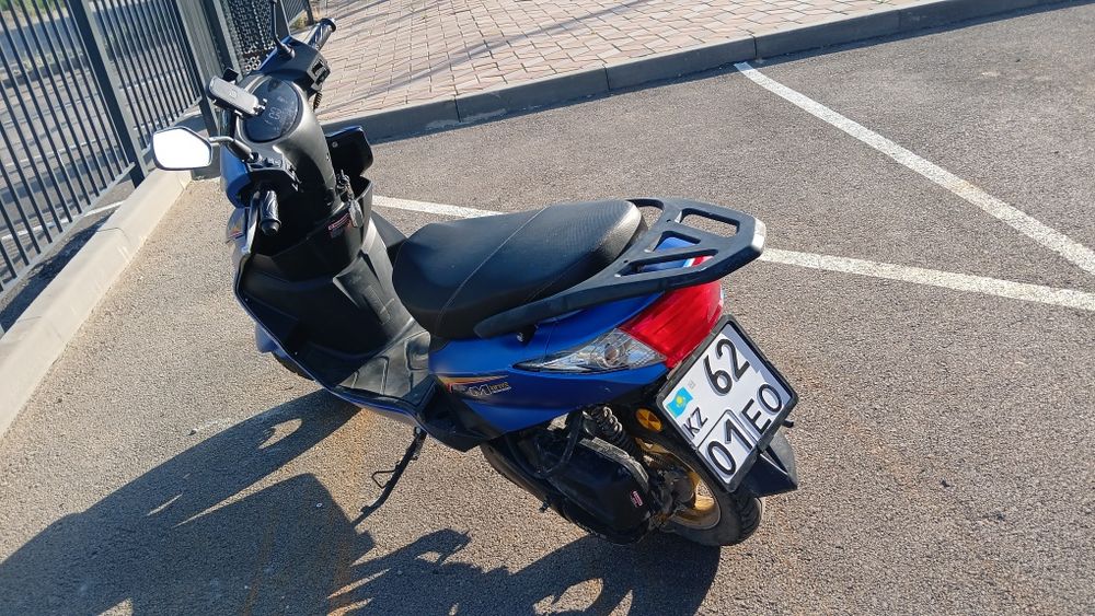 Продам м8 скутер