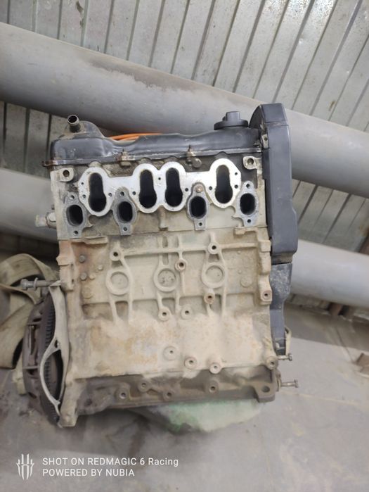 Продам запчасти на Ауди мотор 2.0