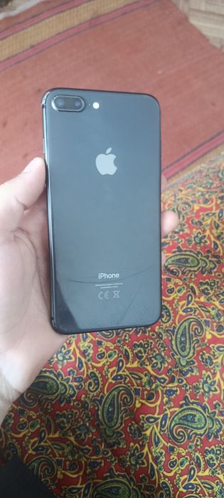Продам Айфон 8+ !
