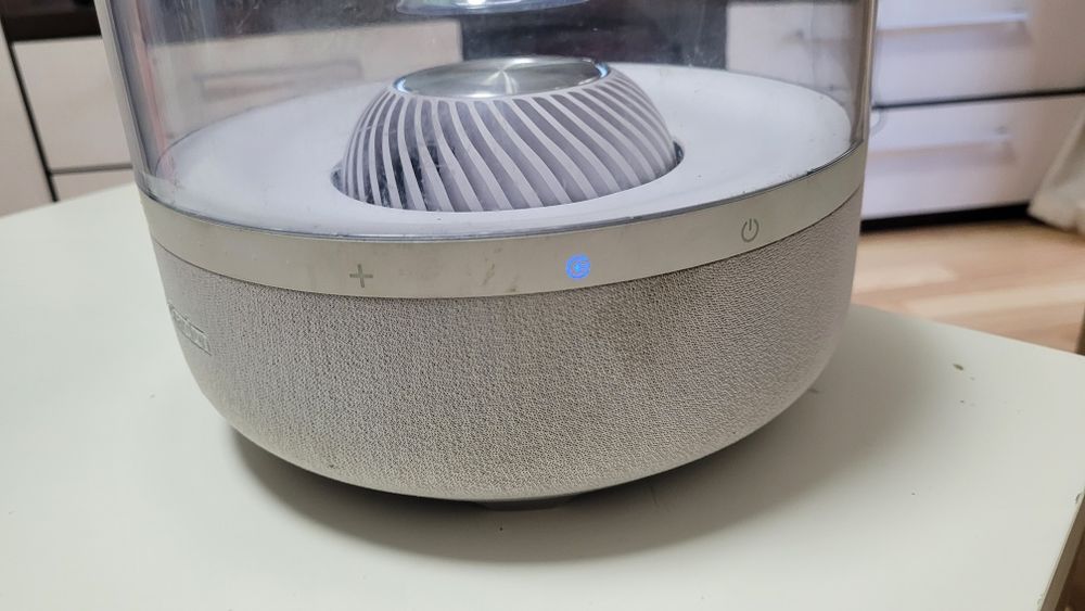 Boxa Harman Kardon Aura BT si Wi-fi