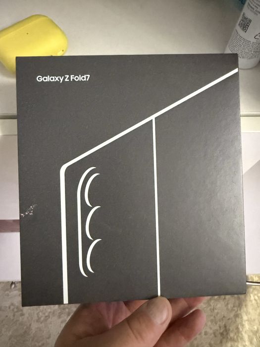 Продаю SAMSUNG Galaxy Z Fold 7