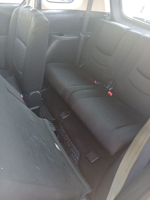 Vând sau schimb cu duster  Mazda5, 7 locuri!